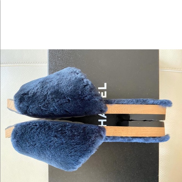 ‼️ SOLD ‼️ New - Fur Lambskin CC Mules Sandals - Picture 7 of 12